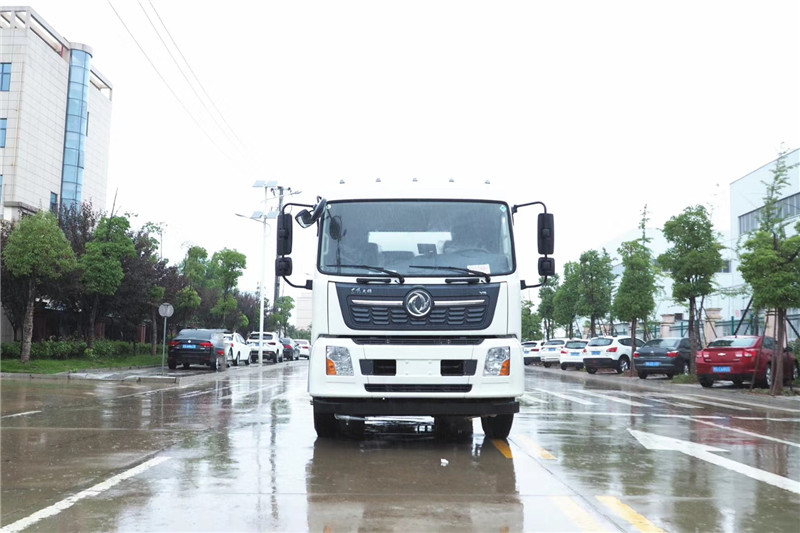 東風天龍后八輪20噸噴霧車，國六綠化噴灑車